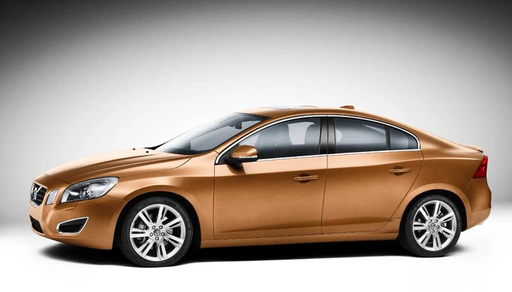 Prime immagini ufficiali della nuova Volvo S60