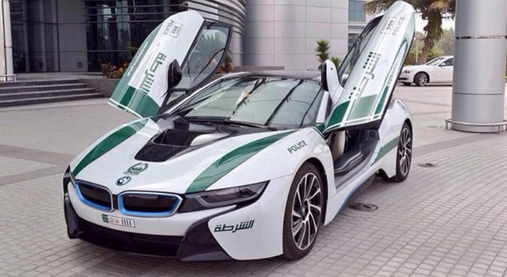 Le auto della polizia più belle e veloci del mondo