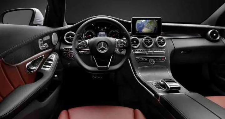 Nuova Mercedes Classe C 2014: le foto degli interni