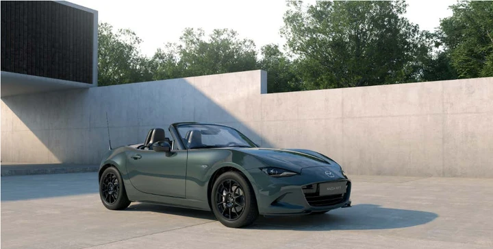 Nuova Mazda MX-5 2027: 136 CV, DSC-Track e colore Zinc Green