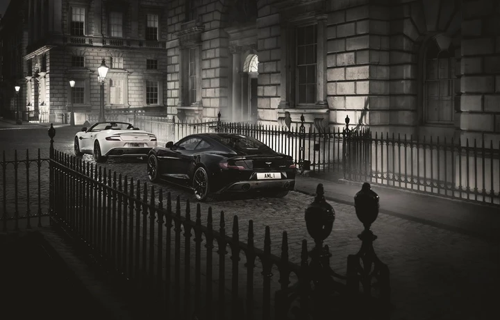 Aston Martin Vanquish Carbon Edition