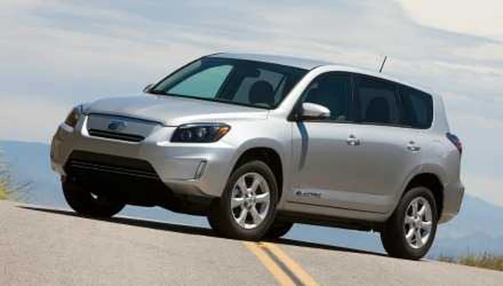 Toyota RAV4 EV: presentata a Los Angeles