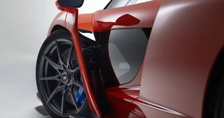 Pirelli: pneumatici estremi per la McLaren Senna