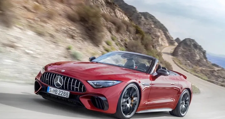 Mercedes-AMG SL: aerodinamica, equipaggiamenti e motorizzazioni
