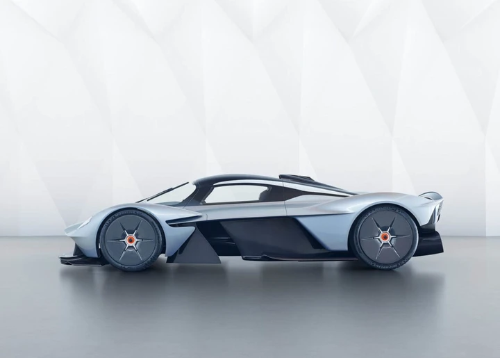 Aston Martin Valkyrie: 1.145 CV di potenza britannica