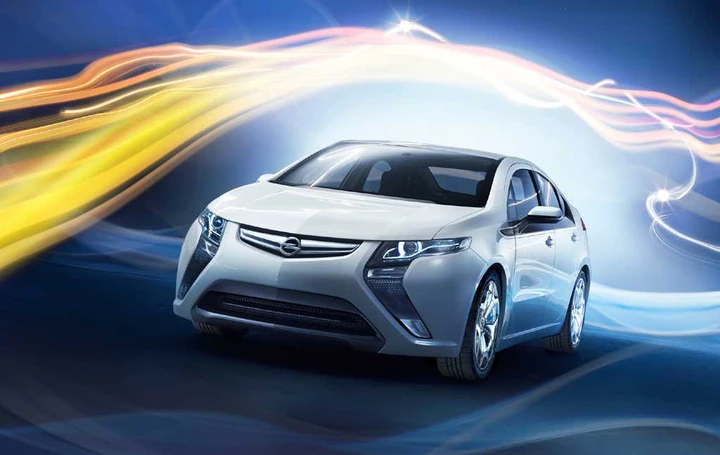 Opel: al via le prenotazioni dell'Ampera, da 42.900 euro