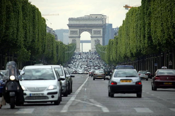 Francia: maxi tassa per le auto ad alta emissione di CO2
