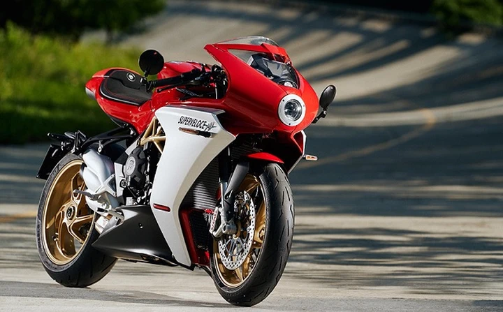 MV Agusta Superveloce 800: stile senza tempo per la nuova “estrema” di Schiranna