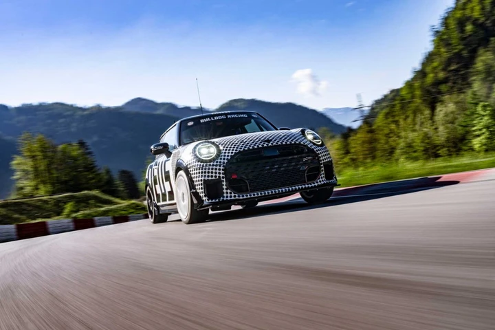 MINI John Cooper Works e Bulldog Racing: sfida alla 24 Ore del Nürburgring