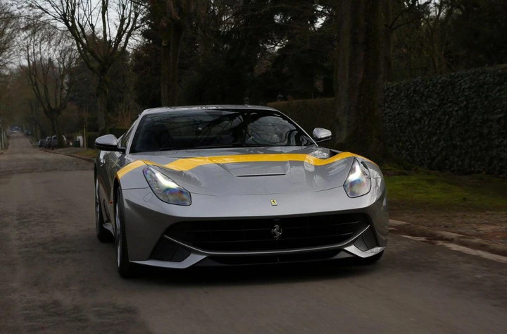 Ferrari all’asta per beneficenza: c’è anche una F12TdF Special Edition