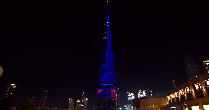 Jaguar F-Pace: lo spettacolo di luci a Dubai