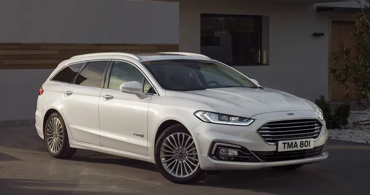 Ford Mondeo Wagon: al debutto la versione Hybrid e il restyling