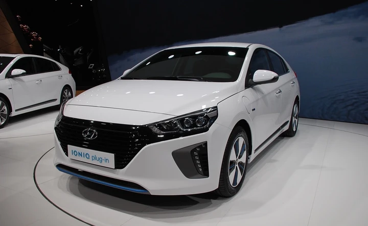 Hyundai Ioniq a Ginevra: tre volte ecologica