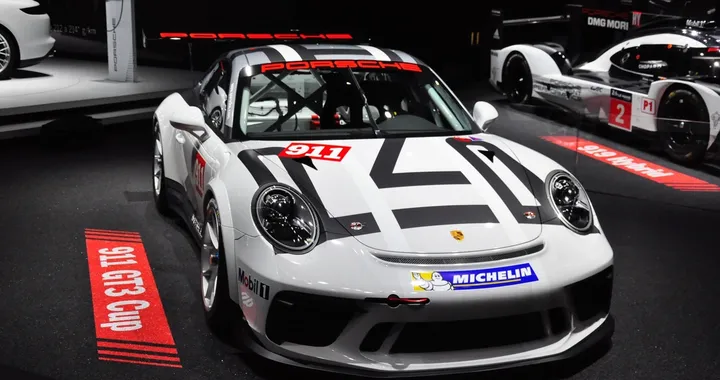 Porsche 911 GT3 Cup 2017: un tocco racing al Salone di Parigi