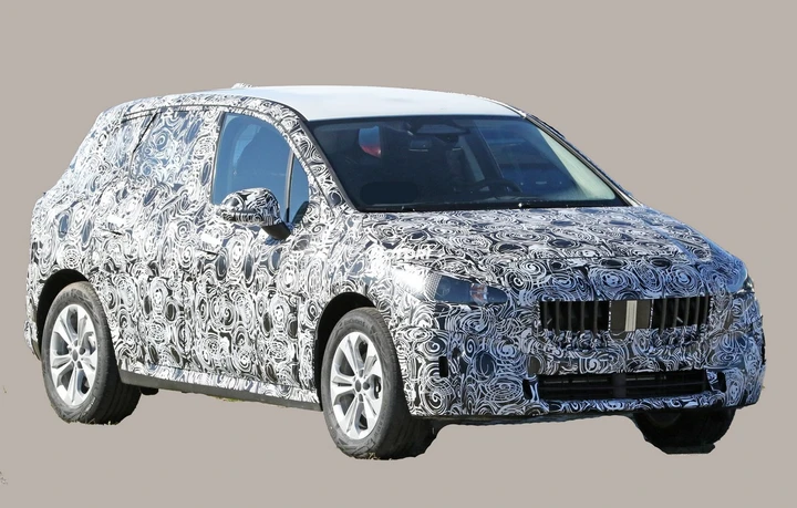 Nuova Bmw Serie 2 Active Tourer: le foto spia inedite