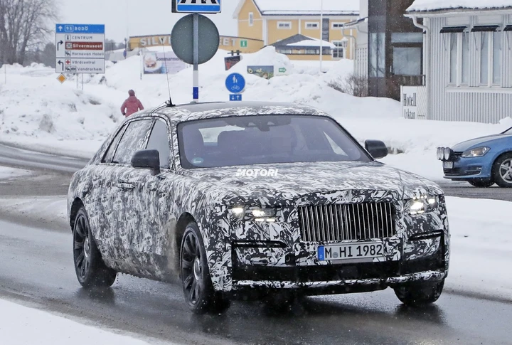 Rolls Royce Ghost, immagini spia inedite della nuova generazione