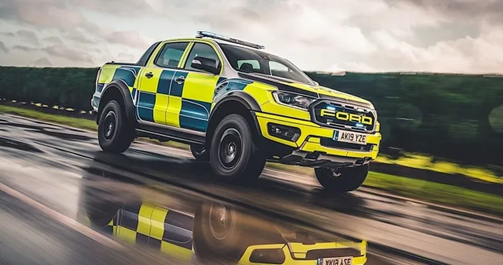 Ford Ranger Raptor: il pick-up indossa la divisa della polizia UK