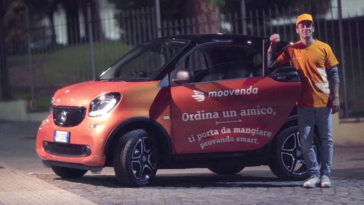 Smart e Moovenda: il food delivery incontra la regina della mobilità cittadina