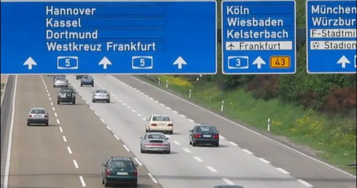 Germania: emergenza CO2, ma le Autobahn restano senza limiti di velocità