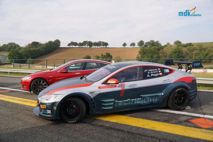 Campionato turismo per auto elettriche: al via con la Tesla Model S P100D