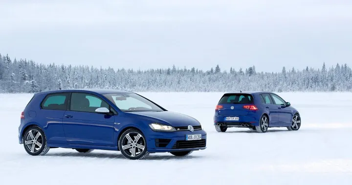 Nuova Volkswagen Golf R: prezzi da 40.900 euro