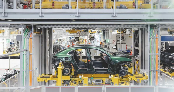 Porsche accelera sulla sostenibilità con il riciclo delle batterie