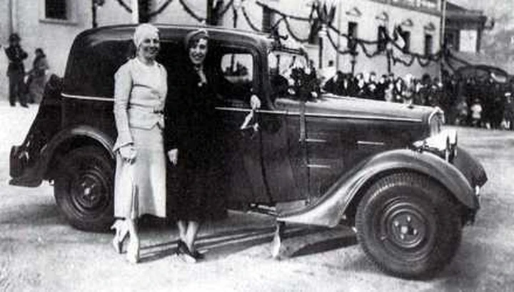Peugeot e le donne: piccola storia in rosa del Leone