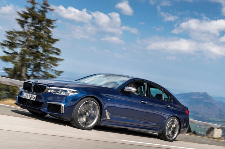 Bmw M550i xDrive 2017: immagini ufficiali
