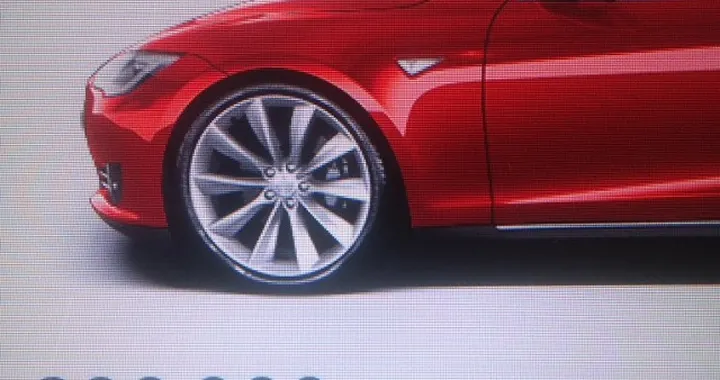 900.000 km con una Tesla Model S: è record