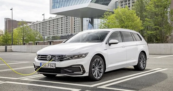 Volkswagen Passat GTE: la ibrida plug-in si aggiorna