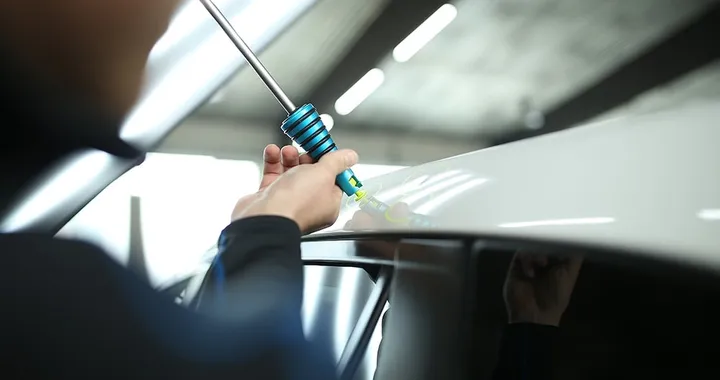 Come riparare l'auto dalla grandine: soluzioni fai da te e prodotti per una riparazione efficace