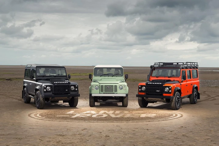 Land Rover Defender, tre serie speciali prima dell'addio: immagini ufficiali
