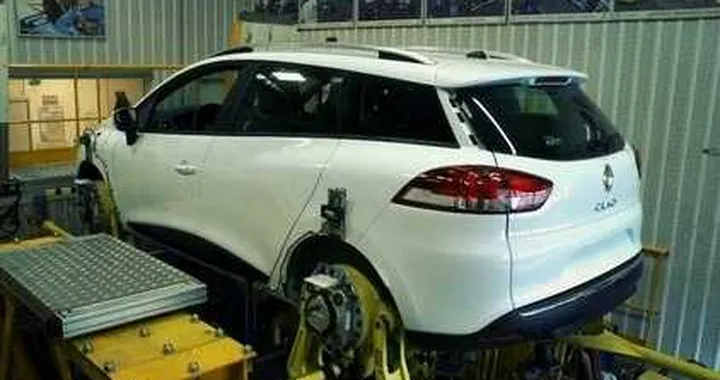 Renault Clio SporTour 2012: le foto in anteprima