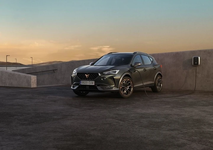 Cupra Formentor VZ e-Hybrid: dotazioni, prezzi, incentivi