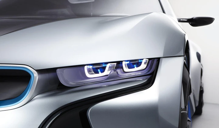 Bmw i8 Concept: un video per i nuovi fari a laser