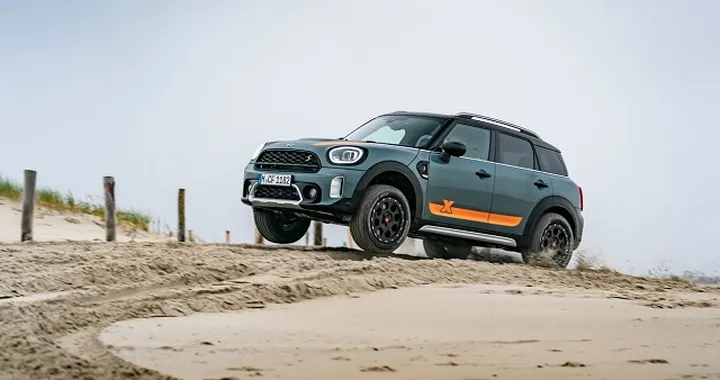 Mini Countryman X-raid: dotazioni e allestimento