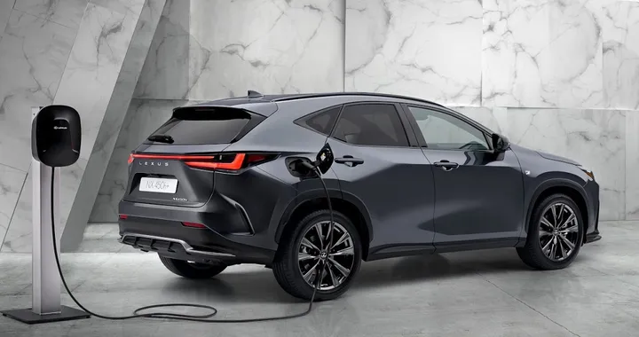 Lexus NX 2022: caratteristiche e nuovi motori ibridi