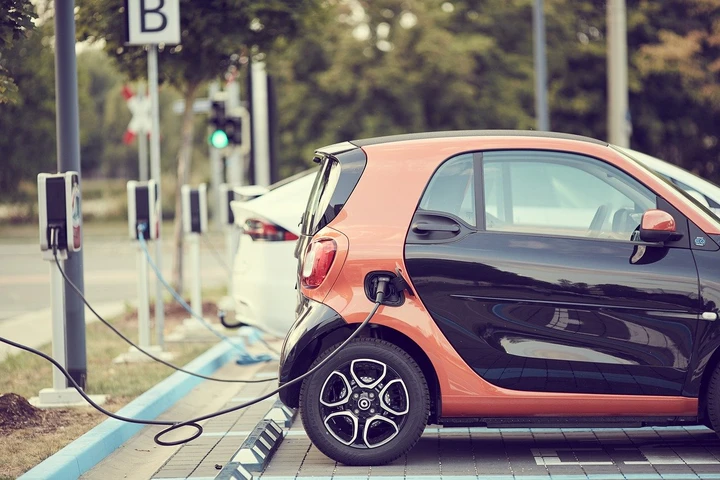 Incentivi auto ibride plug-in ed elettriche: un bonus da 15.000 euro per il post Coronavirus?