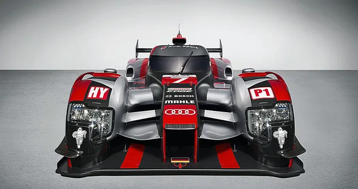 Audi: sfida alla Porsche con la nuova R18