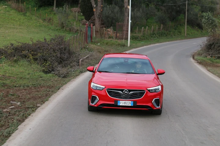 Opel Insignia Grand Sport GSI: la prova su strada