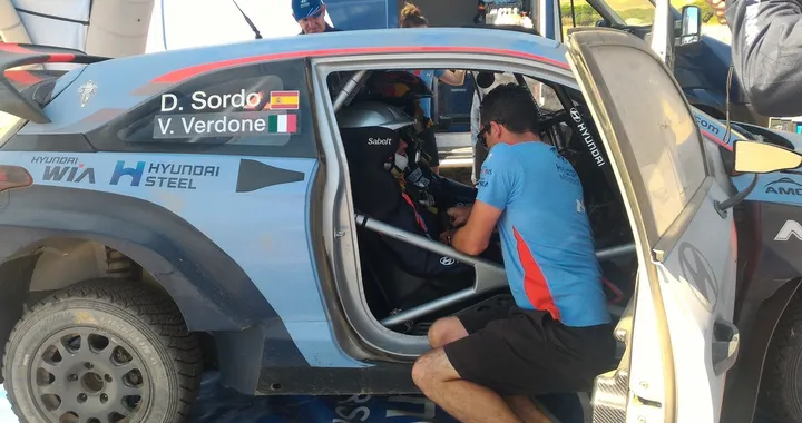 Hyundai i20 WRC: il brivido del rally al fianco di Dani Sordo