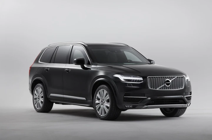 Volvo XC90 Armoured, nuovo SUV blindato: immagini ufficiali
