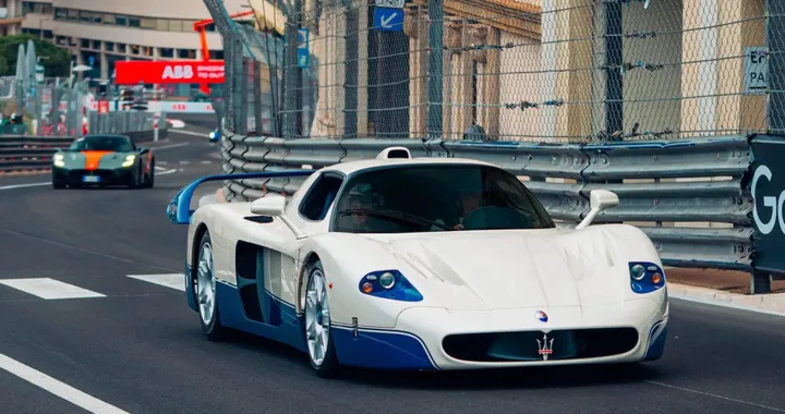 Maserati celebra 100 anni al Monaco E-Prix 2025: parata speciale