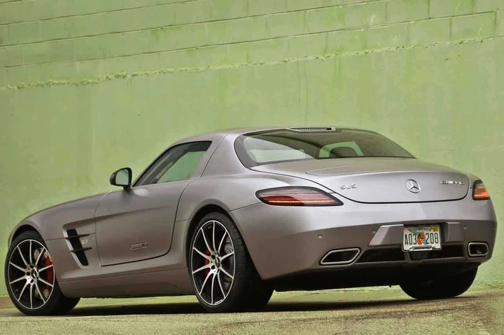 Mercedes SLS AMG GT, nuove foto ufficiali