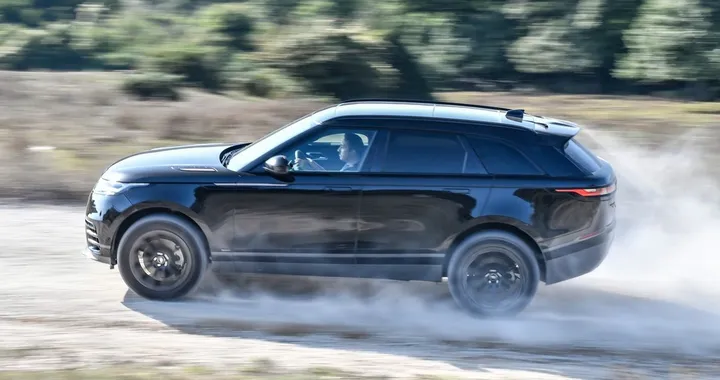 Range Rover Velar D275 R-Dynamic S: la prova su strada