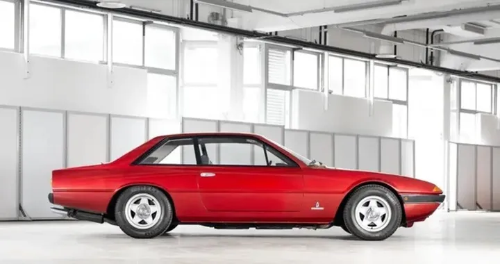 Un V12 e una leggenda: la Ferrari 365 GT4 di Niki Lauda infiamma i collezionisti