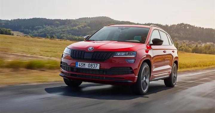 Skoda Karoq Scout e Sportline: in Italia da 30.150 euro