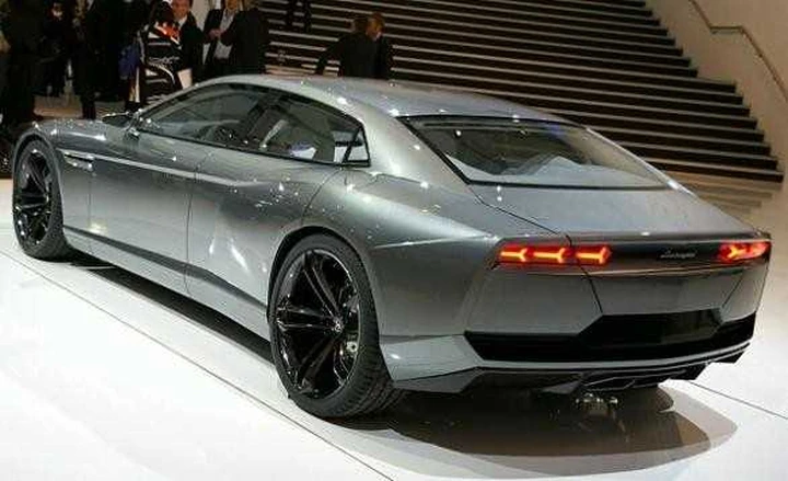 Con la Estoque, la Lambo cambia forme