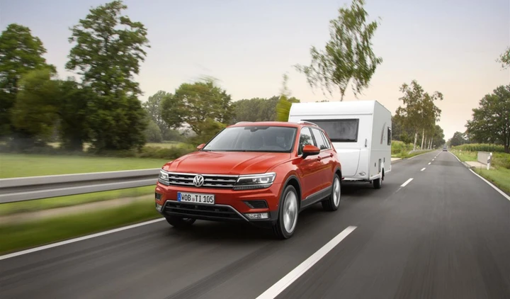 Volkswagen, arriva la guida assistita per il rimorchio
