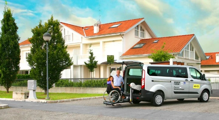 Ford Transit Custom Easy Mover nella flotta di Hertz